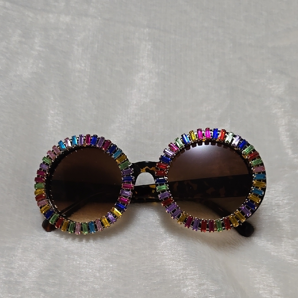 Vibrant Rhinestone Round Sunglasses